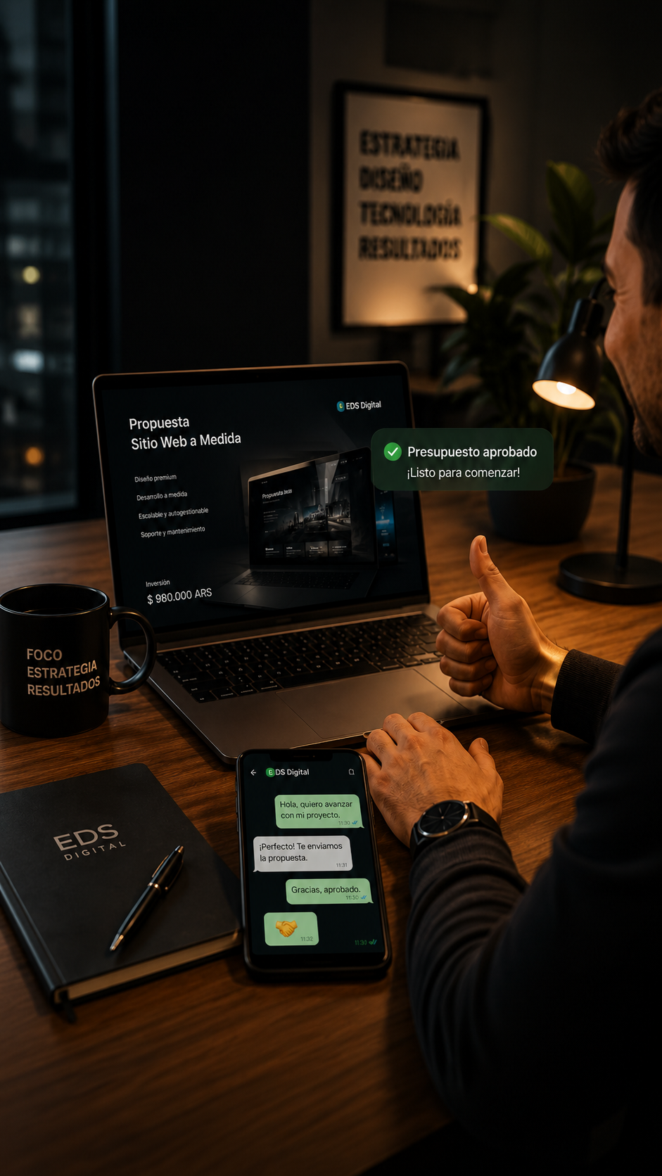 Cliente aprobando una propuesta de sitio web a medida